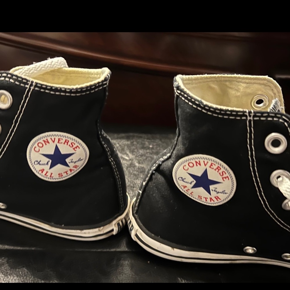 Converse Chuck Taylor womens size 6.5 high top shoes